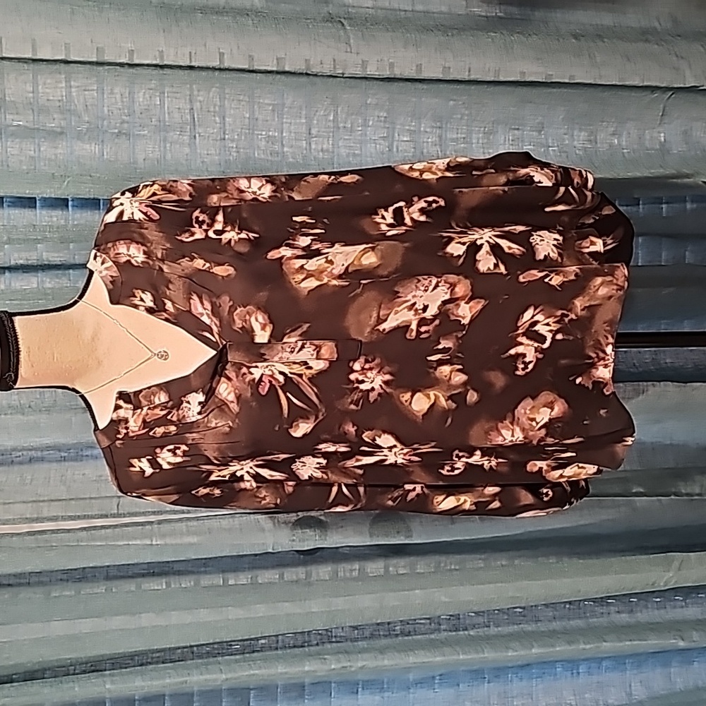 Like New, "Simply Vera Wang" Floral Blouse